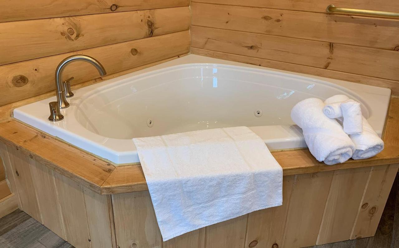 Briarwood Cabin By Amish Country Lodging Berlin Exteriör bild